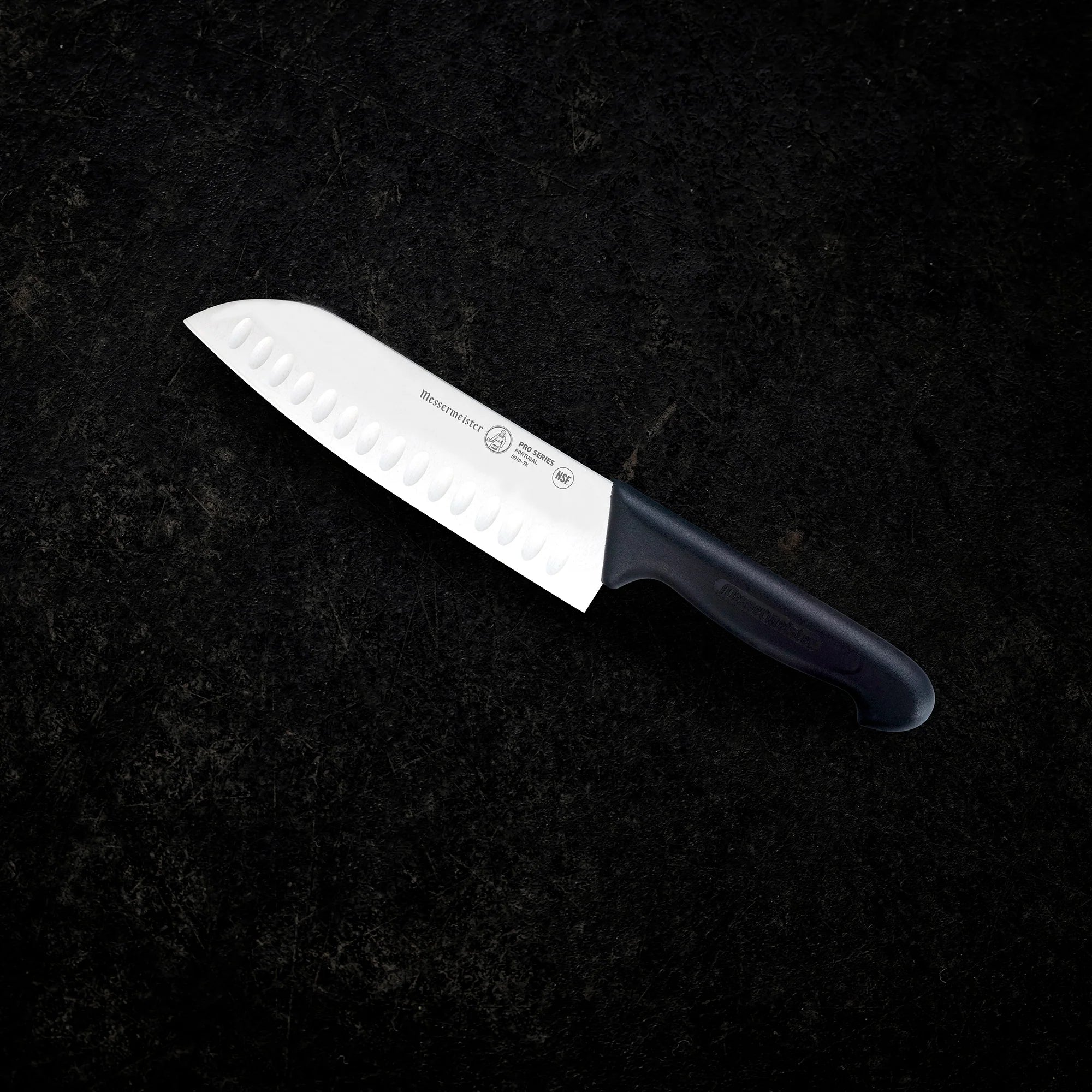 MESSERMEISTER Pro Series Kullenschif Santoku 7in 5010-7K