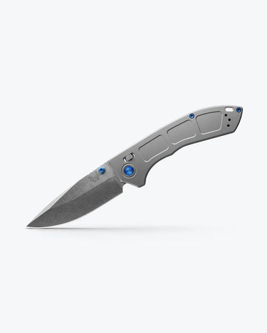 BENCHMADE Narrows Gray Titanium Drop-point 748