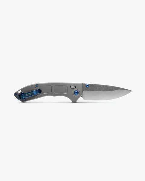 BENCHMADE Narrows Gray Titanium Drop-point 748