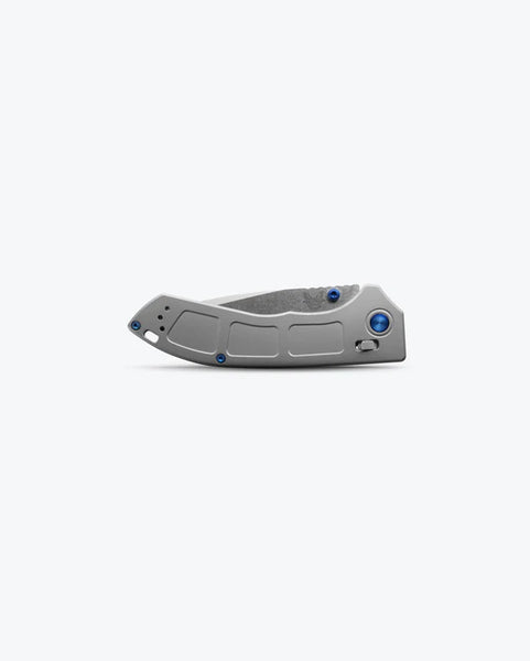BENCHMADE Narrows Gray Titanium Drop-point 748